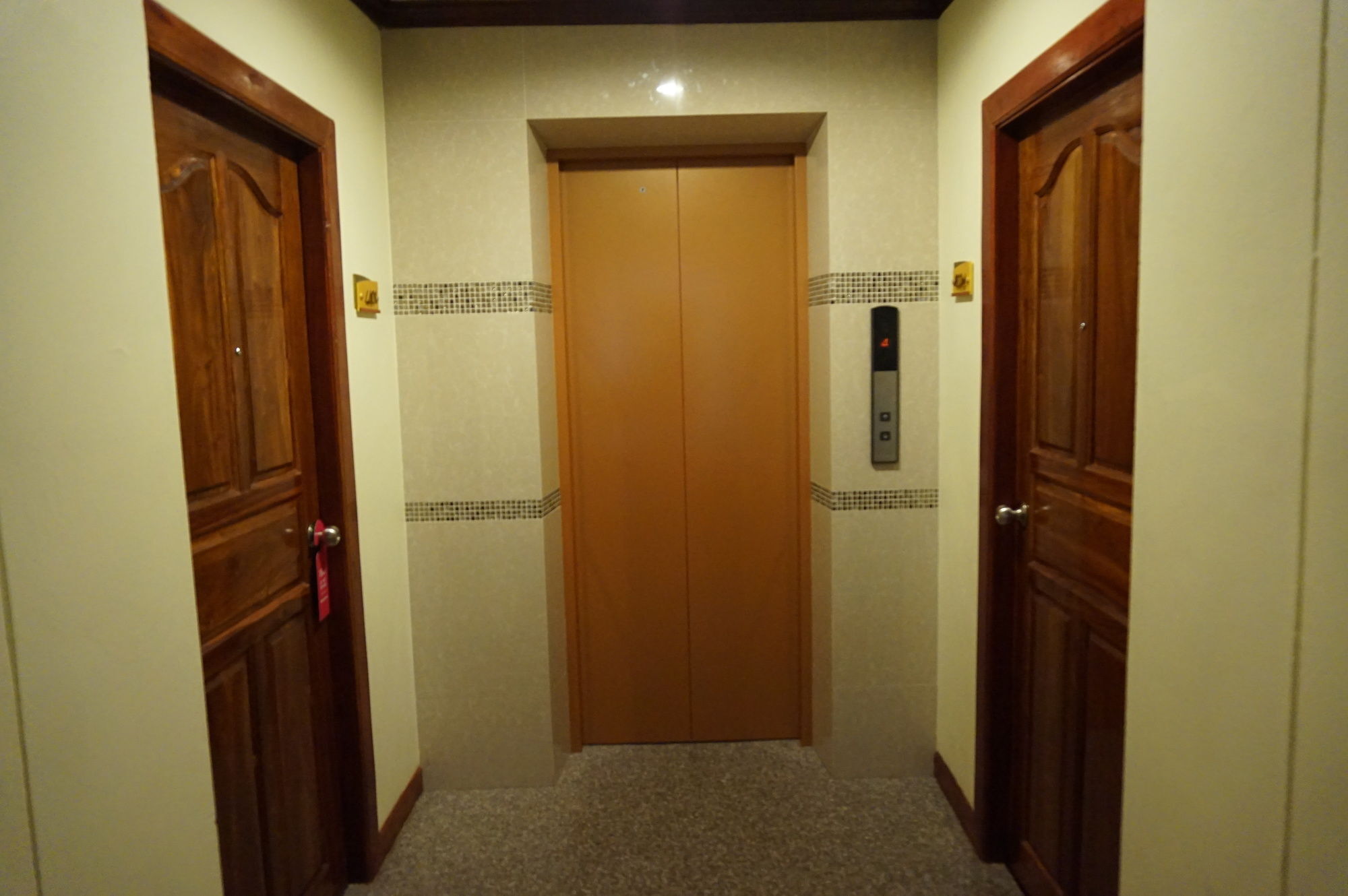 Np Residence Nakhon Phanom Exteriör bild